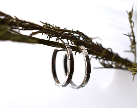 AMARA MINI HOOPS